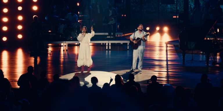 Julia Vitória e Marcelo Markes lançam nova canção vamos cantar