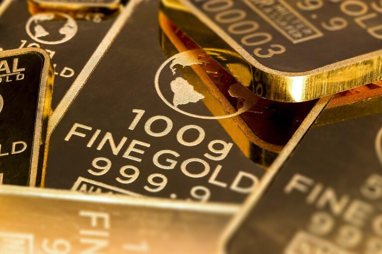 Ouro sobe impulsionado por dólar fraco e negociações entre EUA e Irã