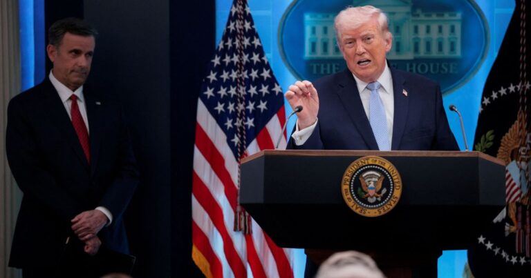 Trump evita confirmar fim do conflito com Irã e mantém pressão em negociações