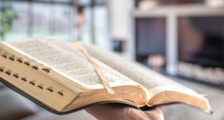 Interesse na leitura bíblica cresce nos EUA apesar da queda no engajamento