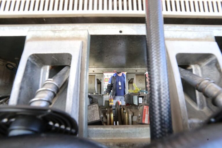 Preço do diesel cai 20 centavos em duas semanas nos postos brasileiros