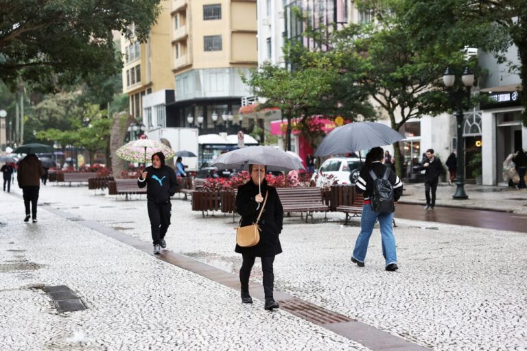 Frio no Paraná traz mínimas de até 7ºC com alerta de tempestades