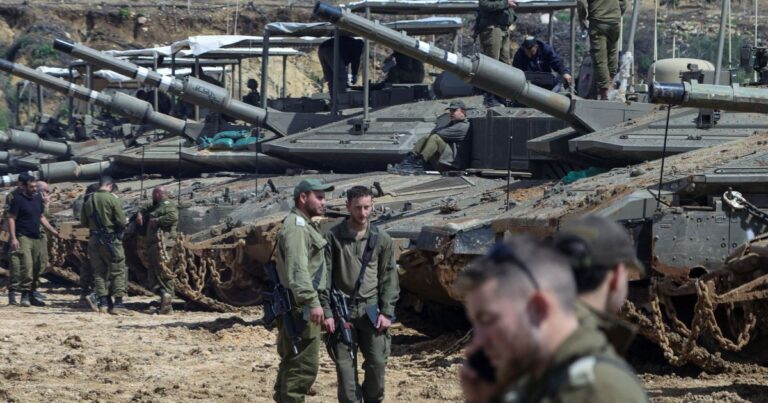 Israel intensifica ataques no Líbano contra comandante do Hezbollah