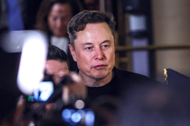 Elon Musk enfrenta investigação francesa por algoritmo do X