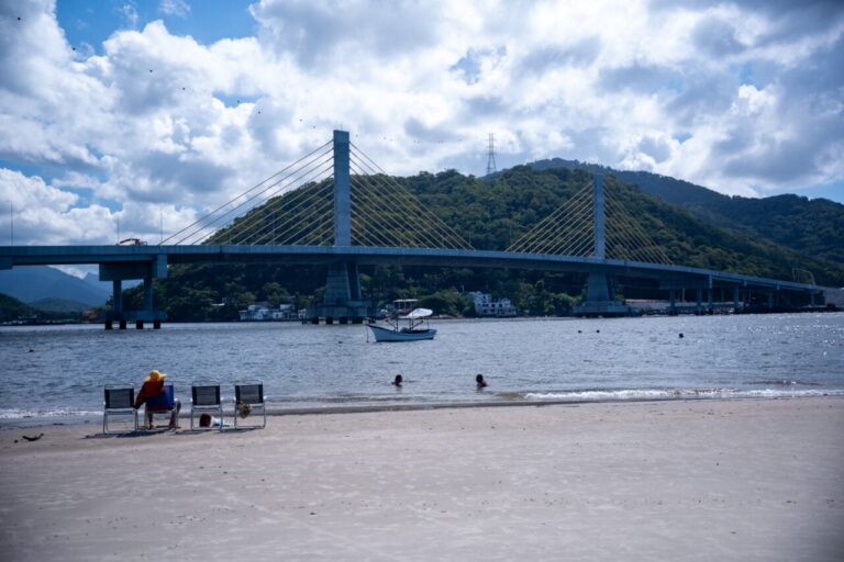 Tecnologia para ciclistas destaca reta final da ponte de Guaratuba