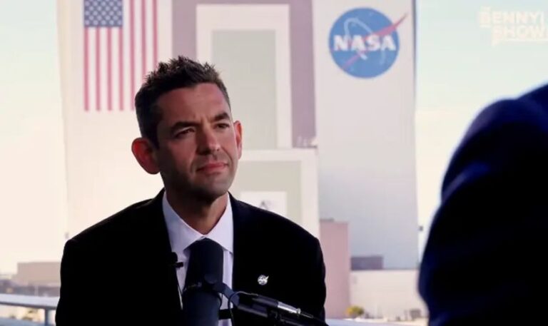 Jared Isaacman revela que testemunho de Charlie Kirk o levou a ler a Bíblia