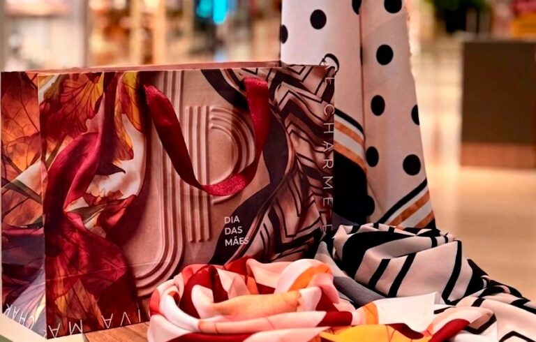Jockey Plaza lança campanha de dia das mães com lenços exclusivos da Carmen Steffens