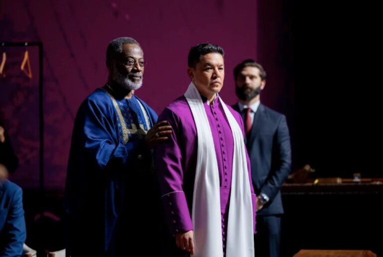 Teófilo Hayashi é ordenado bispo da Zion Church