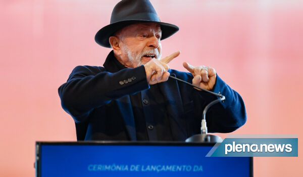Lula promete defesa como prioridade e nega conflitos com Forças Armadas