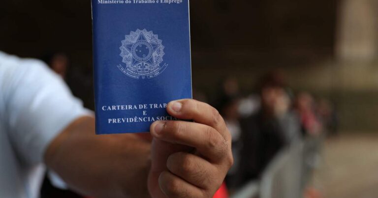 Jornada 6x1 em xeque: sociedade, política e economia se chocam