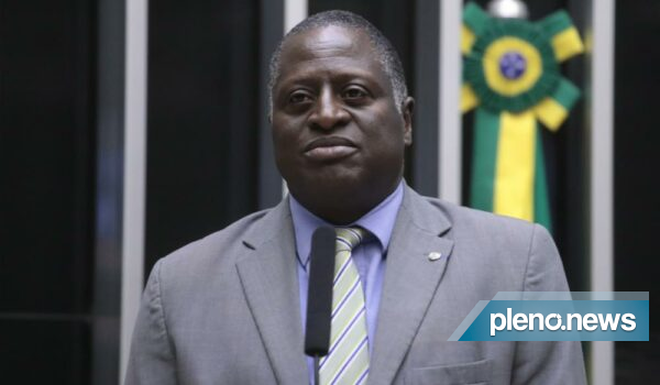 Flávio Bolsonaro endossa Hélio Lopes para Senado por Roraima