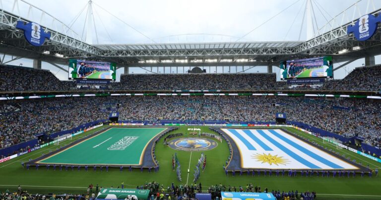 Por que a bandeira saudita não toca o gramado na Copa do Mundo
