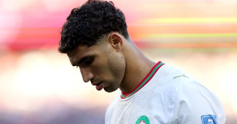 Hakimi sofre vaias escocesas em jogo da Copa durante processo