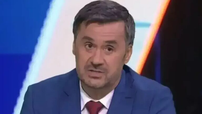 Ex-atacante é acusado de racismo após expulsão em jogo da Copa