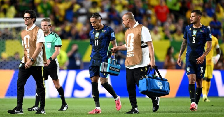 Raphinha sofre lesão muscular e desfalca Brasil na Copa