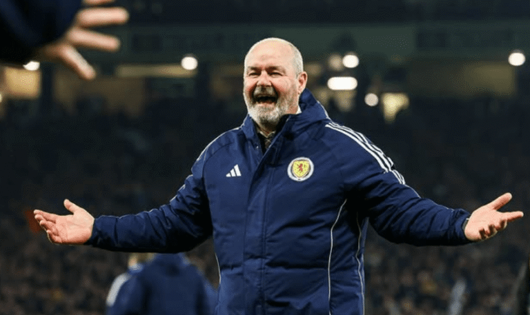 Steve Clarke anuncia saída do comando da seleção escocesa