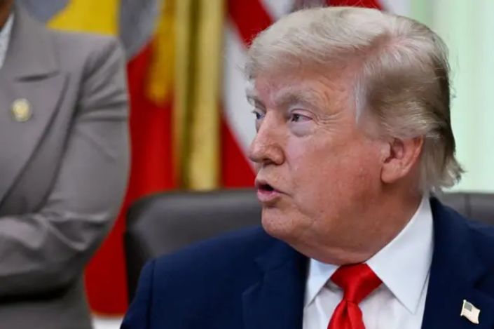 Trump confirma acordo de paz entre EUA e Irã