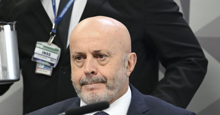 Papuda nega pressão em caso de servidor do INSS