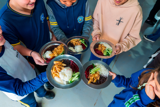 Paraná investe R$ 2,8 bi em alimentação escolar em oito anos