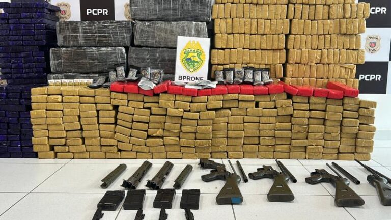 PMPR apreende 660 kg de drogas e fuzis desmontados em Fazenda Rio Grande