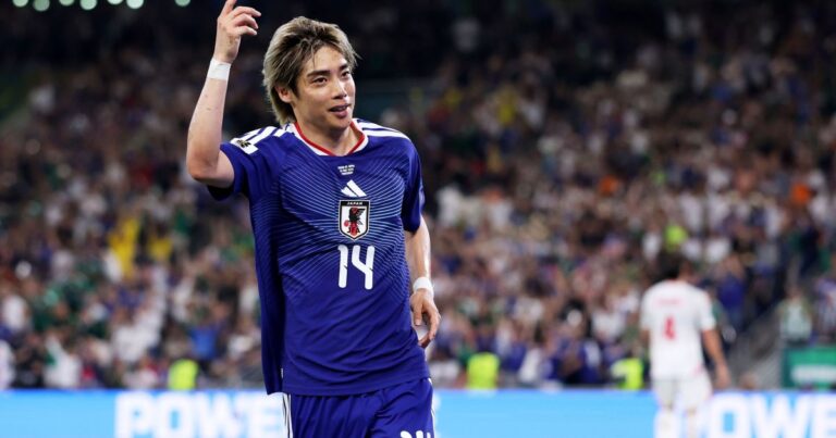 Japão goleia Tunísia e avança na Copa do Mundo 2026