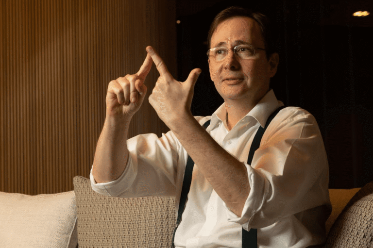 Ex-diretor do BC alerta sobre crise fiscal e fuga para dólar