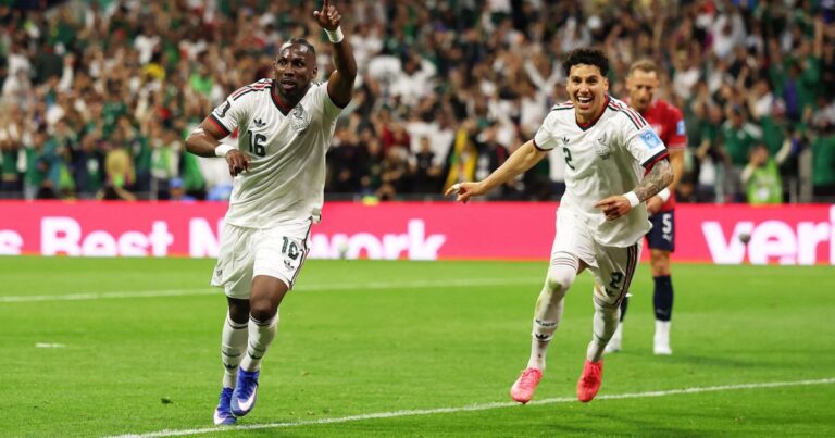 México vence Tchequia e mantém 100% na Copa do Mundo