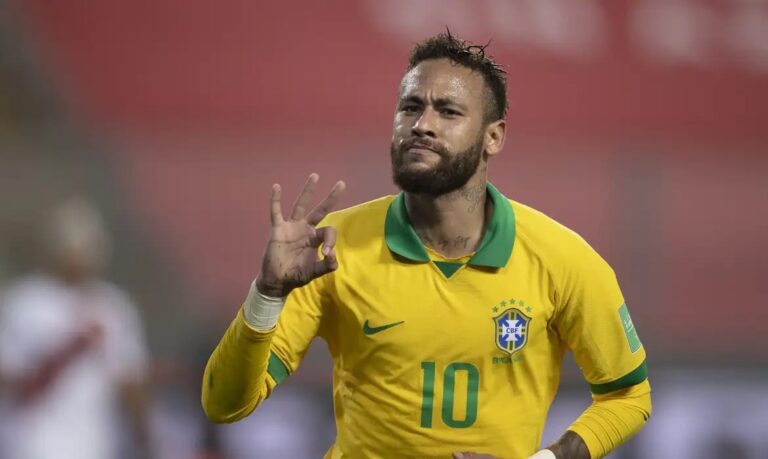 Bolsonaro critica Lula por ironizar situação de Neymar