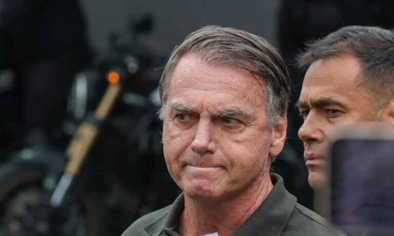 Defesa de Bolsonaro pede mais tempo antes de depoimento