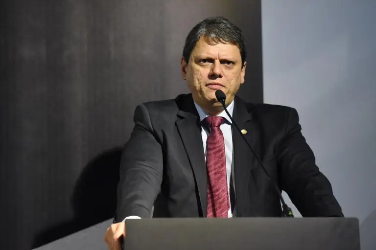 Tarcísio acumula 15 vitórias contra PT na Justiça Eleitoral