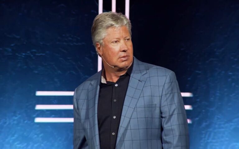 Juiz arquiva ação contra Gateway Church sobre uso de dízimos