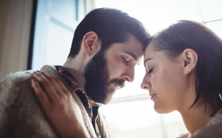 Como fortalecer o amor no casamento com princípios espirituais