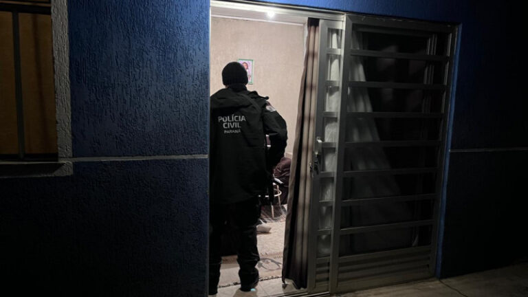 Polícia Civil prende homem por extorsão sexual na internet em Curitiba