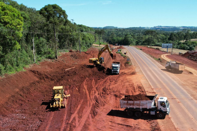 Detonação de rochas marca etapa da duplicação da PRC-466