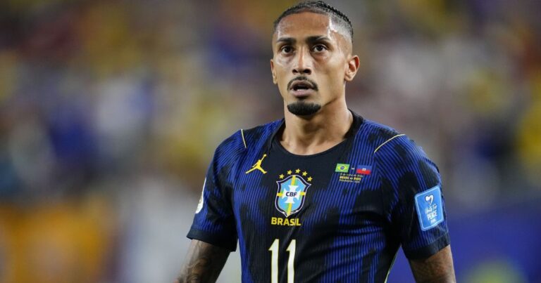 Raphinha sai lesionado no primeiro tempo contra Haiti