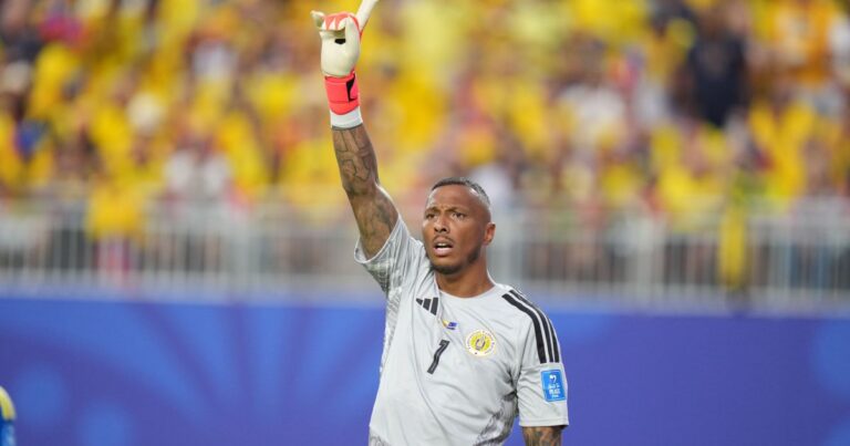 Goleiro de Curaçao faz 15 defesas e quebra recorde da Copa do Mundo