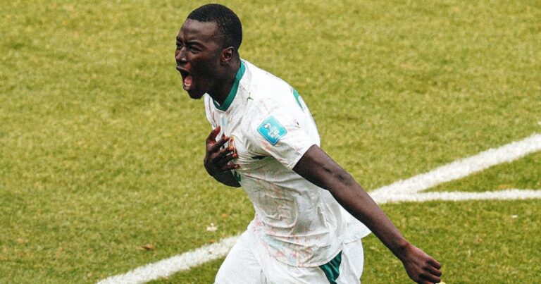 Senegal goleia Iraque e entra na briga pelas vagas de terceiro