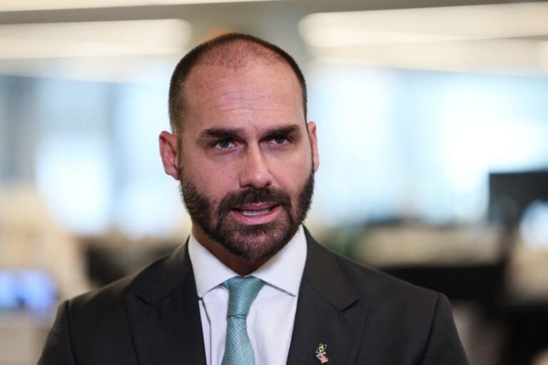 PL insiste em Eduardo Bolsonaro como suplente ao Senado por SP