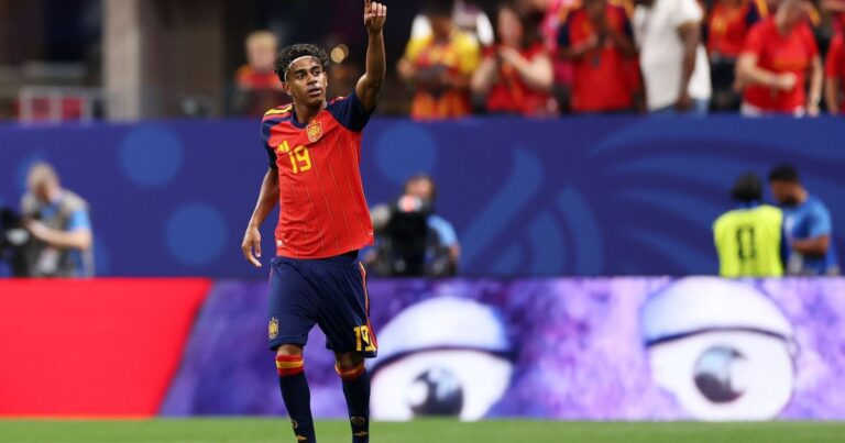 Espanha desfaz resistência e goleia Arábia Saudita na Copa