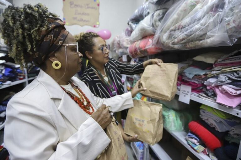 Closet Solidário abre em Curitiba para vítimas de violência doméstica
