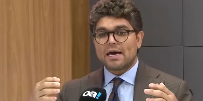 Empresário é processado por permitir células de oração na empresa