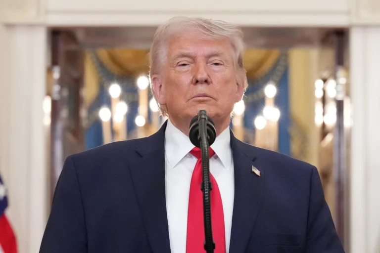 Trump ameaça retaliação do Irã por morte de militares americanos