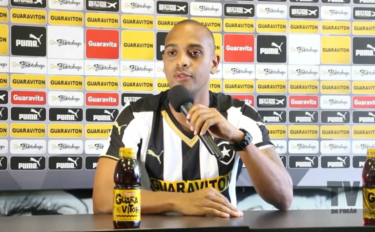 Ex-jogador do Botafogo é vítima de ventania no Rio