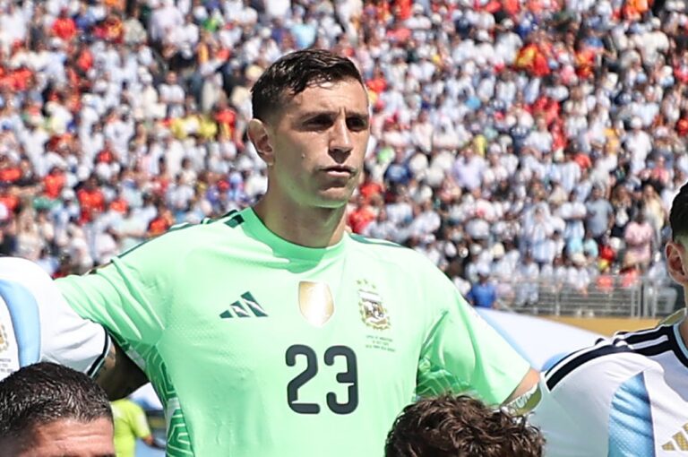 Emiliano Martínez brilha na final da Copa do Mundo contra a Espanha