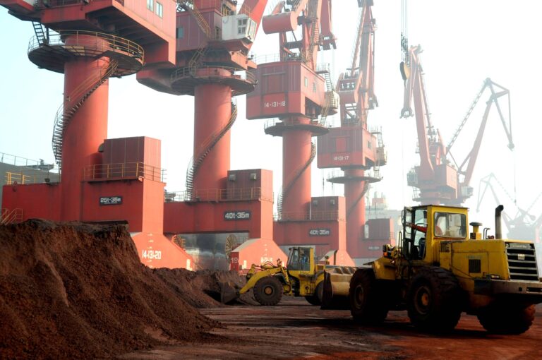 China amplia exportações com boom da IA enquanto economia interna sofre