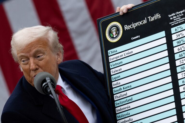 Índia mantém diálogo com EUA após novas tarifas de Trump