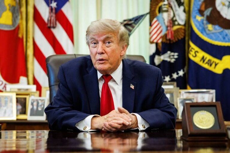 Trump assina ajuste de tarifas sobre alumínio para produção local