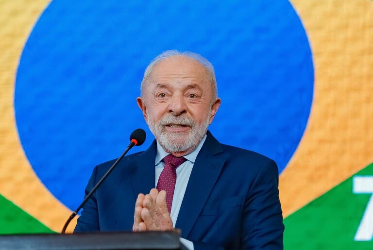 Lula edita MP com R$ 3,33 bi em crédito para subvenção a combustíveis