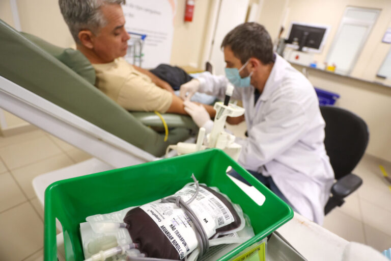 Paraná enfrenta estoque crítico de sangue nas férias