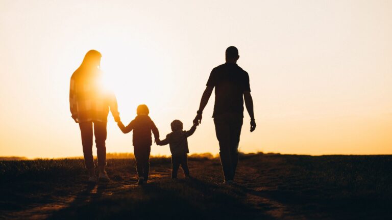 Fé em família influencia permanência de filhos na igreja